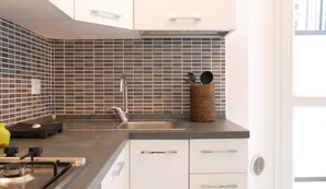 Lejlighed - 1 soveværelse - ikke-ryger | Privat køkken | Køleskab/fryser i fuld størrelse, kogeplade, espressomaskine, elkedel