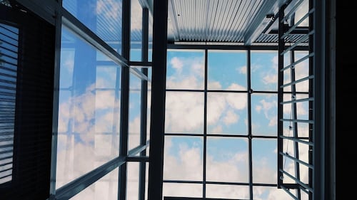 スルー ア パス