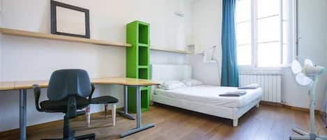 2 habitaciones, decoración personalizada y muebles diferentes