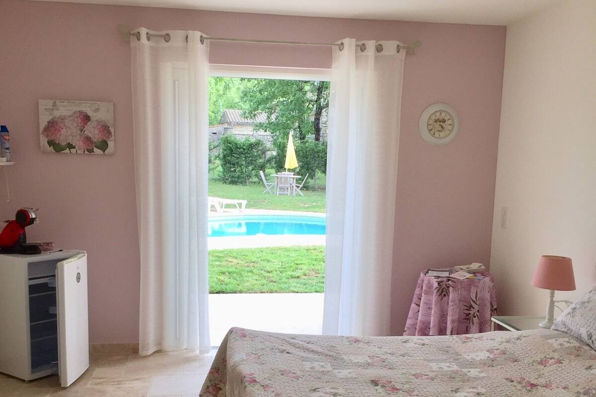 Double Room (Rose) | Egyptian cotton sheets, premium bedding, Select Comfort beds, minibar