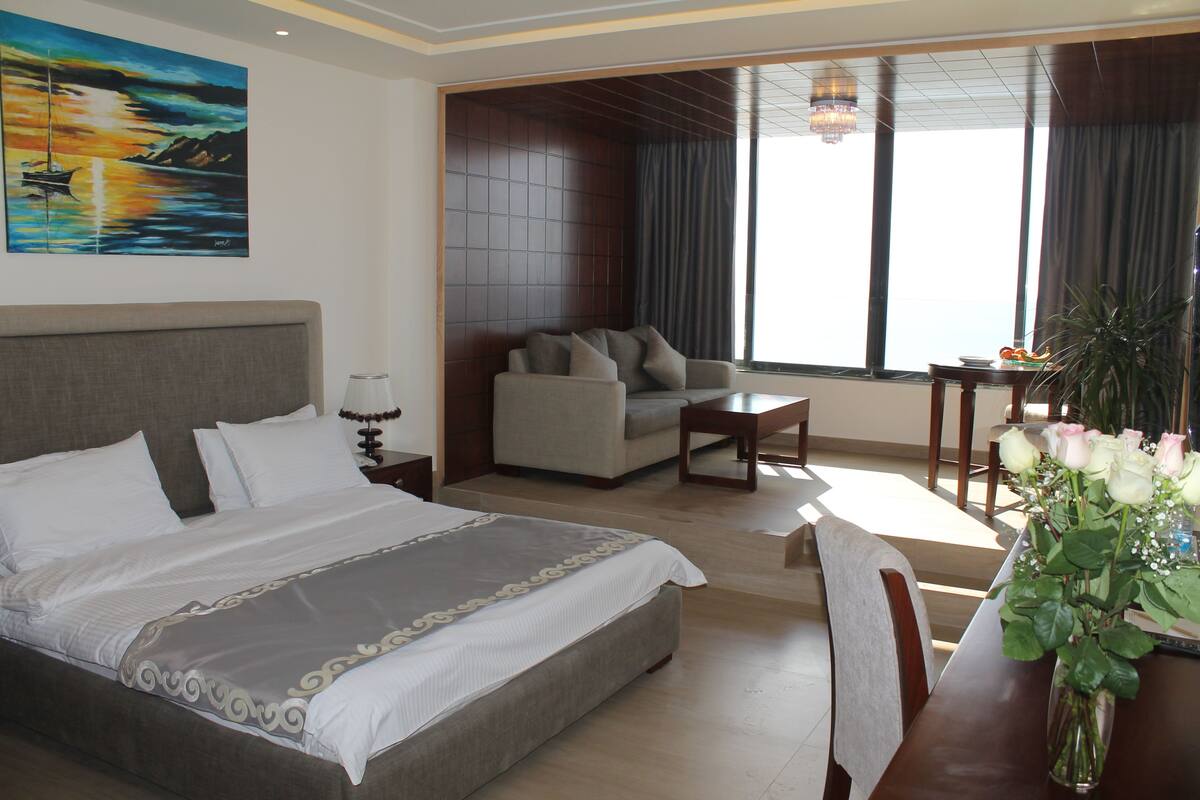 Minibar, in-room safe, desk, blackout curtains