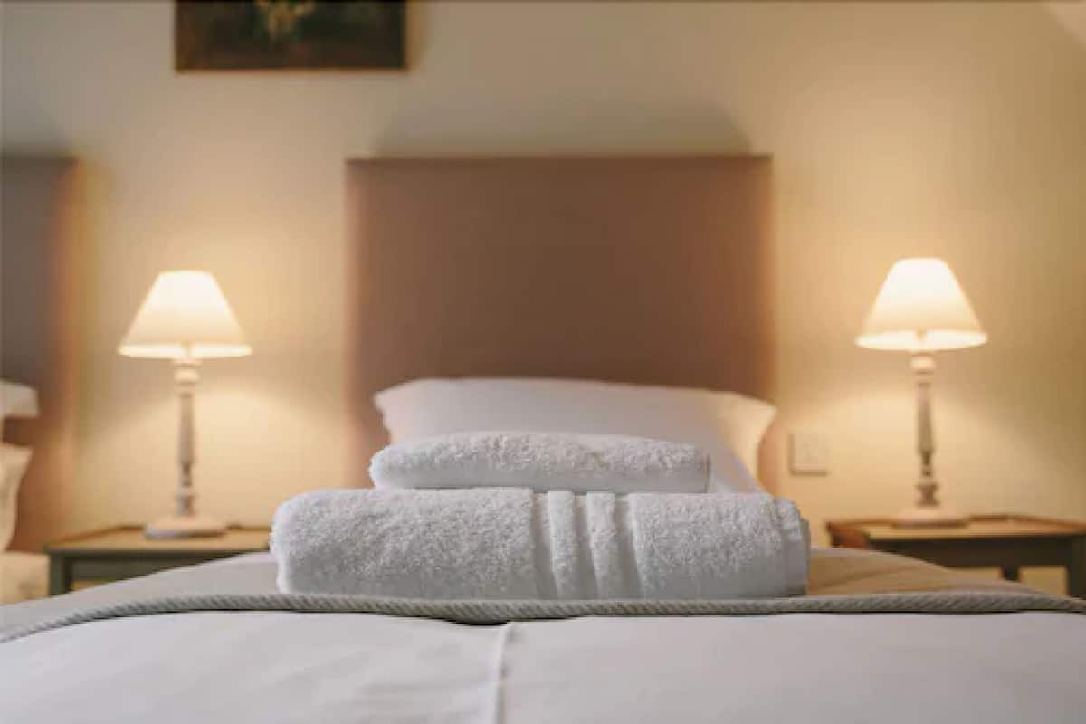 Wi-Fi de cortesia, roupa de cama