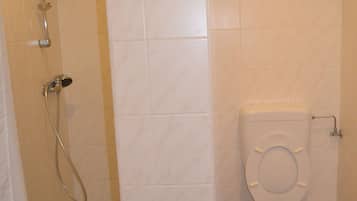 Apartamento | Banheiro | Chuveiro, produtos de toalete grátis, secador de cabelo