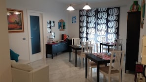 Desayuno buffet incluido todos los días