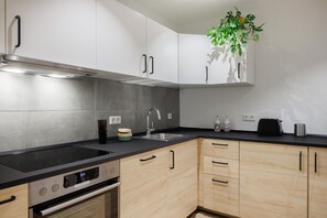 Private kitchen - POHA Stay Aachen (Aachen)