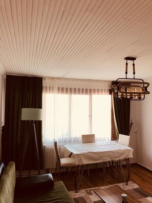 Apartment, 1 Bedroom, Non Smoking | Living area