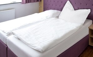 Double Room, 1 Double Bed, Non Smoking | Pillow-top beds, free WiFi