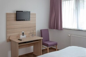 Double Room, 1 Double Bed, Non Smoking | Pillow-top beds, free WiFi