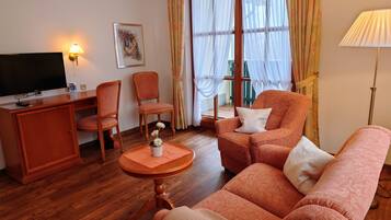 Standard Condo (Sonnen.Tanz) | Desk, laptop workspace, soundproofing, free WiFi