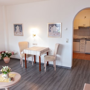 Standard Condo, Accessible (Ferien.Glück) | In-room dining