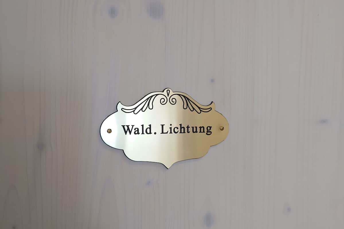 Standard-Apartment (Wald.Lichtung) | Schreibtisch, laptopgeeigneter Arbeitsplatz, schallisolierte Zimmer