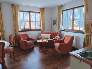 Standard Condo (Lichter.Spiel) | Desk, laptop workspace, soundproofing, free WiFi - Ferienwohnungen am Brockenblick (Oberharz am Brocken)