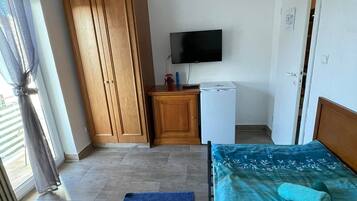 Individuell dekoriert, individuell eingerichtet, schallisolierte Zimmer