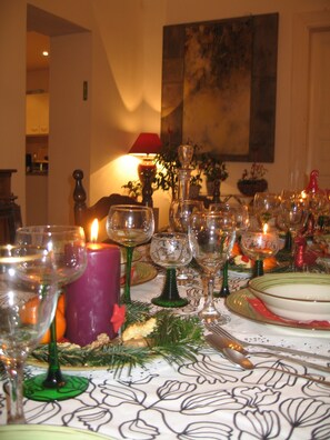Daily continental breakfast (EUR 7 per person)