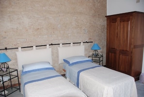 Twin Room, 2 Single Beds