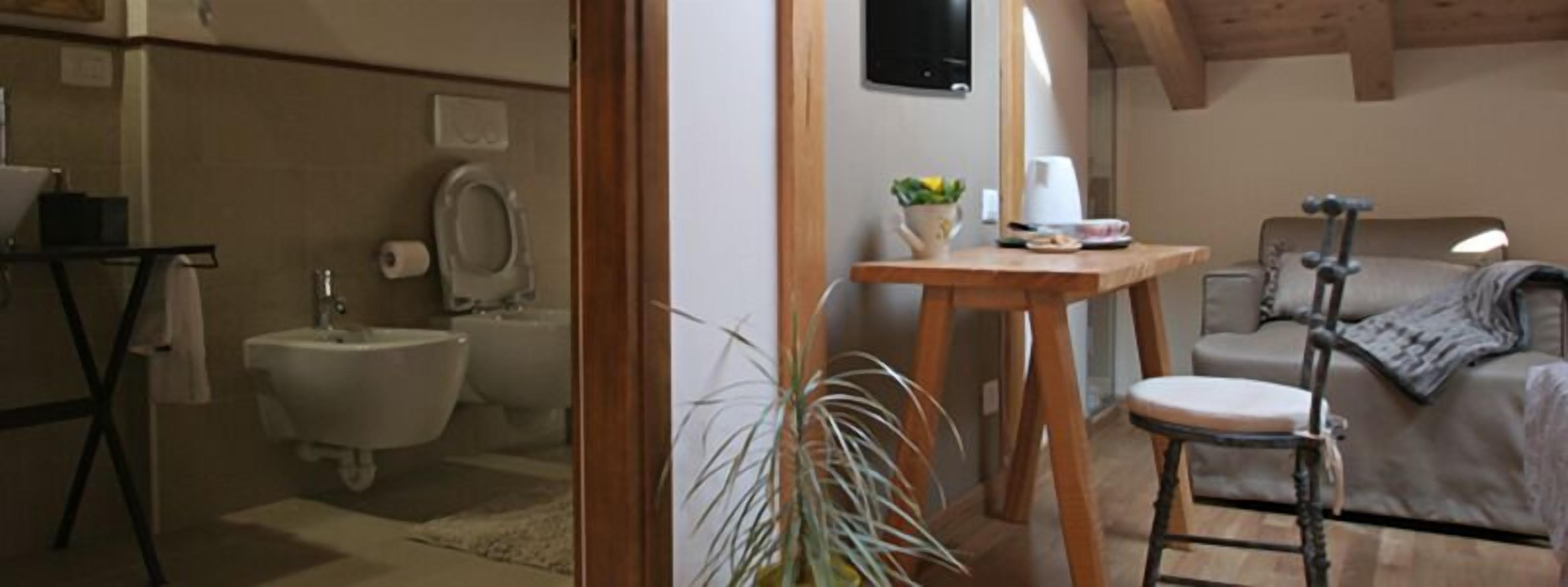 Doppelzimmer (El Poltròn) | Badezimmer | Dusche, kostenlose Toilettenartikel, Haartrockner, Bidet