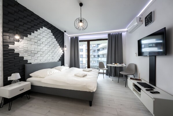 Deluxe Studio | Individually decorated, individually furnished, laptop workspace - Kazou Residence Burakowska (Warsaw)