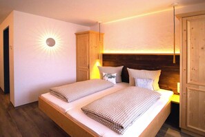 Comfort Double Room, Accessible, Mountain View (DZN) - Berggasthof Sonne Imberg (Sonthofen)