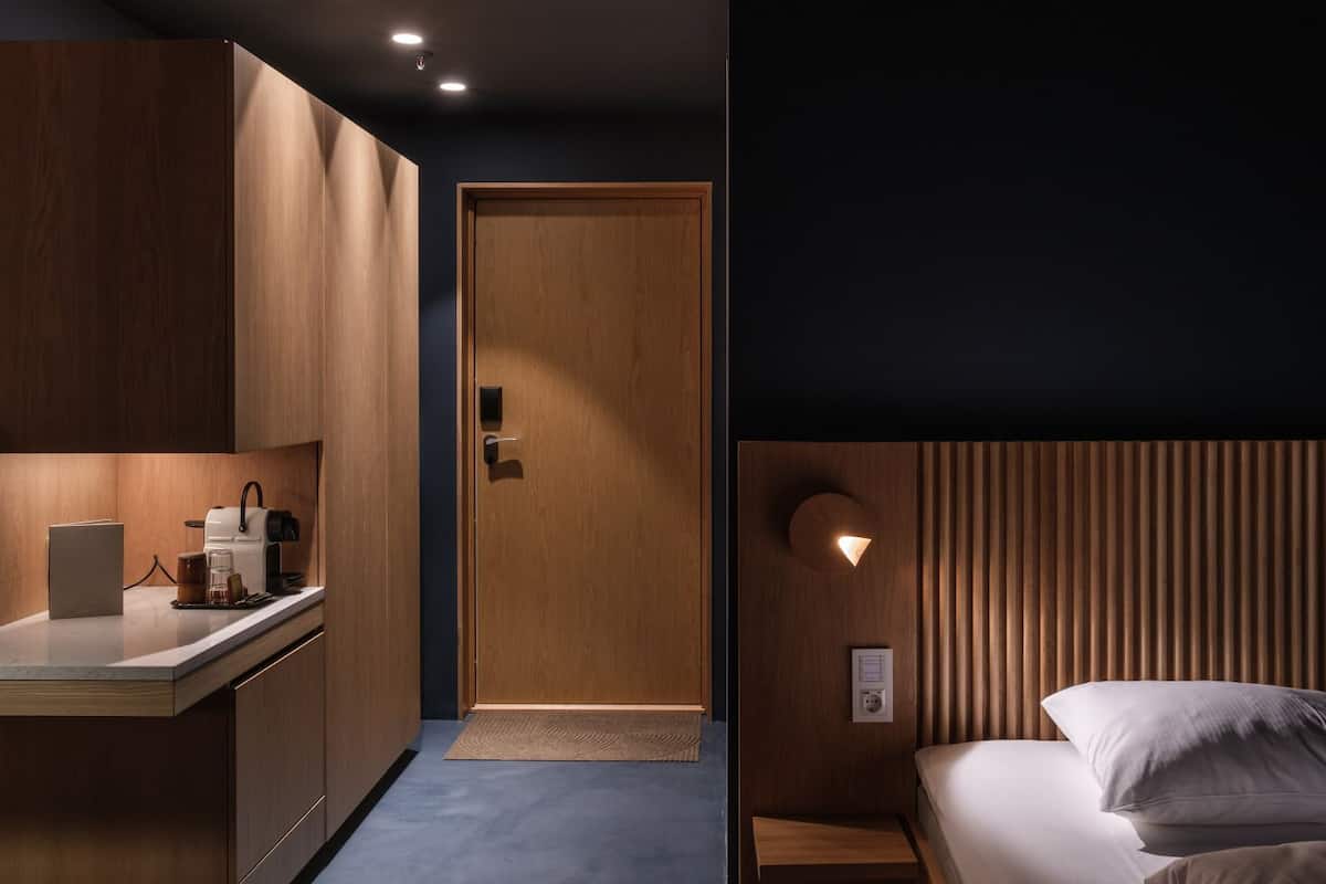 Superior Double Room | Pillowtop beds, desk, blackout drapes, iron/ironing board