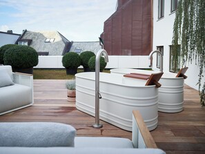 Deluxe Apartment | Terrace/patio - Hotel 1904 (Ålesund)