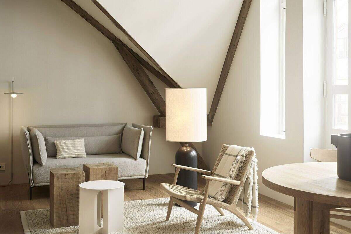 40-inch flat-screen tv with digital channels, tv