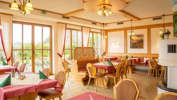 Breakfast, lunch, dinner served; German cuisine, garden views