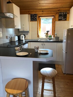 大型冰箱、微波爐、烤箱、爐台