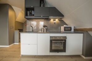 Superior Apartment, Multiple Beds, Non Smoking | Private kitchen