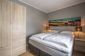 City Apartment, 1 Queen Bed, Non Smoking