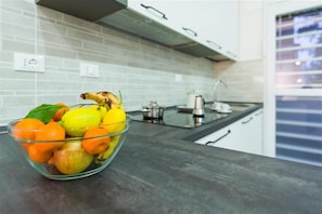 Appartement, 1 chambre | Cuisine privée | Réfrigérateur grande capacité avec congélateur, un four