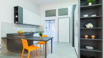 Appartamento, 1 camera da letto | Cucina privata | Frigorifero con congelatore, forno, piano cottura, bollitore elettrico