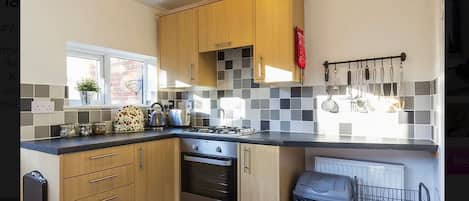 Cottage, 2 giường đôi, không hút thuốc | Bếp riêng | Tủ lạnh, lò vi sóng, lò nướng, bếp nấu