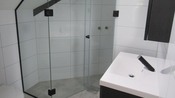 Exclusive Loft | Bathroom shower - Bjørvika Apartments - Schivesgate 17 (Stavanger)