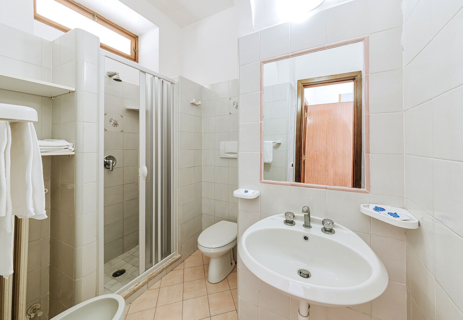 standard room, sea view | bathroom | shower, rainfall showerhead, free toiletries, bidet