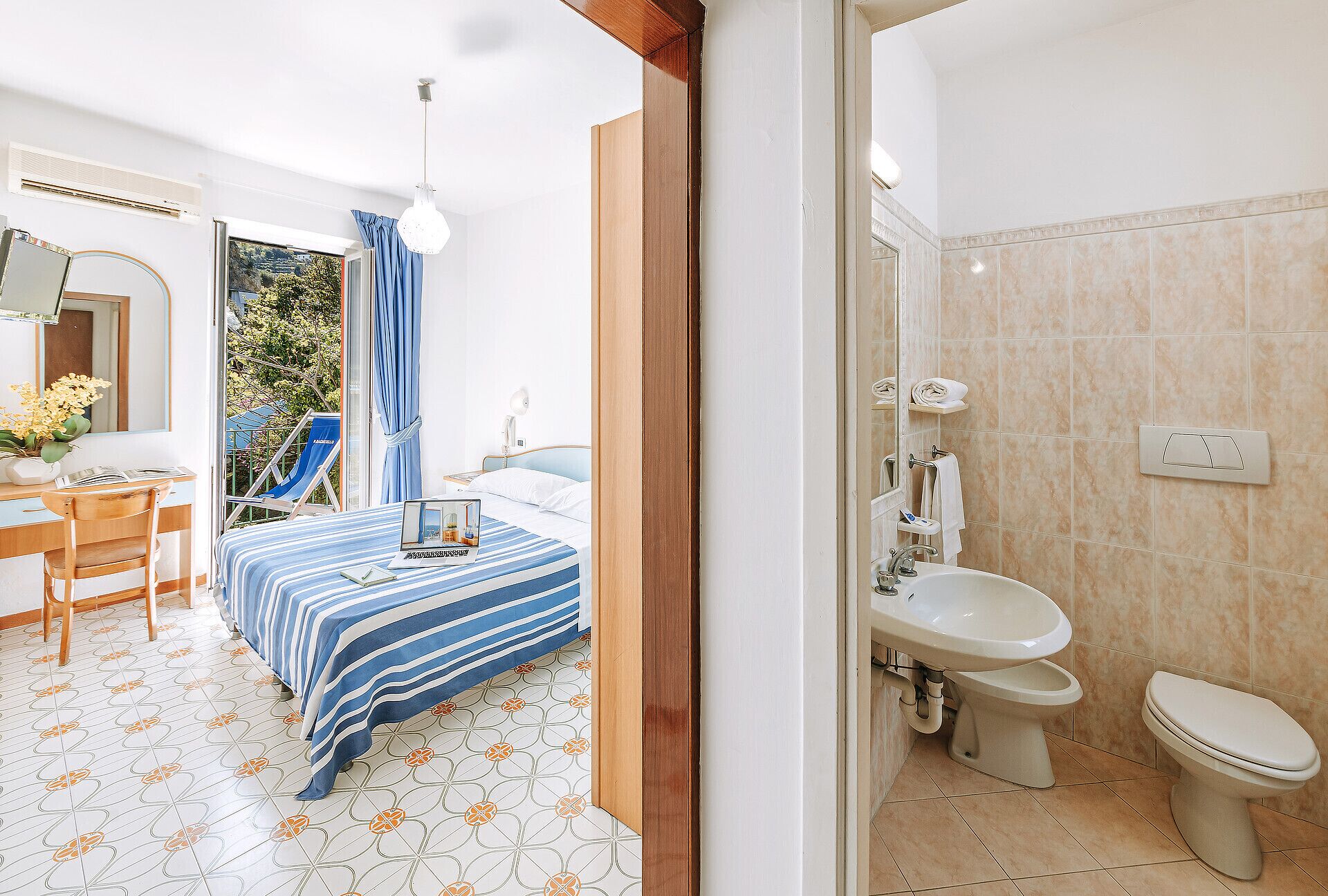 economy double room | 1 bedroom, minibar, desk, free wifi