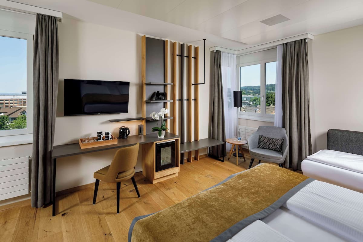 In-room safe, desk, laptop workspace, blackout drapes