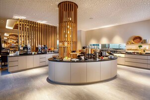 매일 뷔페 아침 식사(1인당 CHF 25)