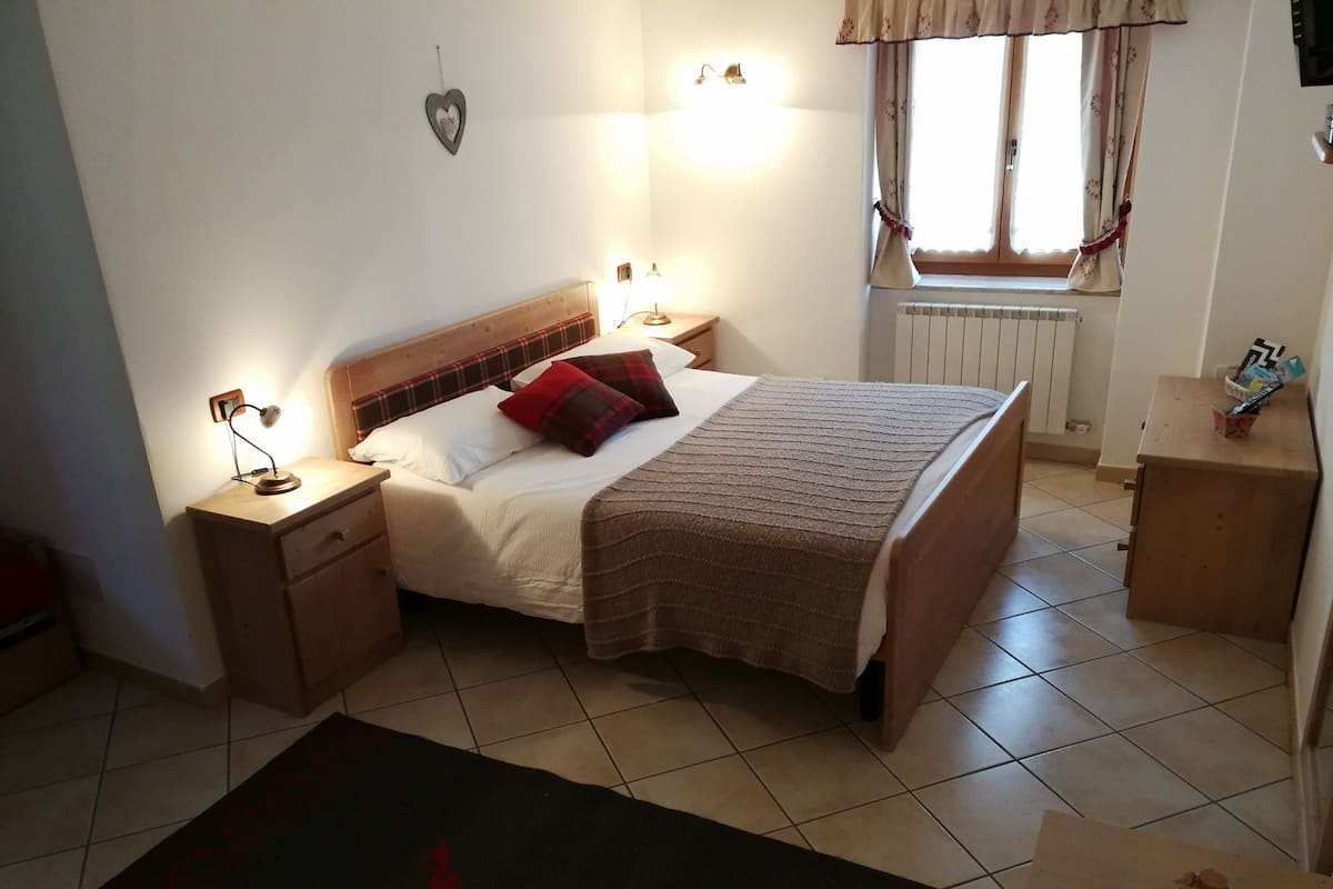 Tweepersoonskamer | Een minibar, een kluis op de kamer, gratis wifi, beddengoed