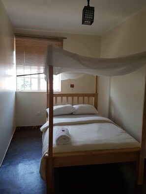 واي فاي مجانًا وملاءات أسرّة