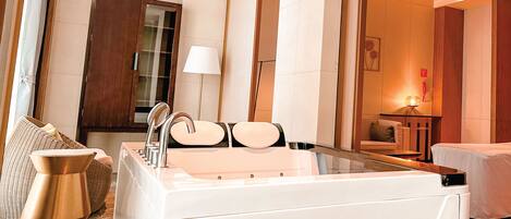 Bain à remous intérieur