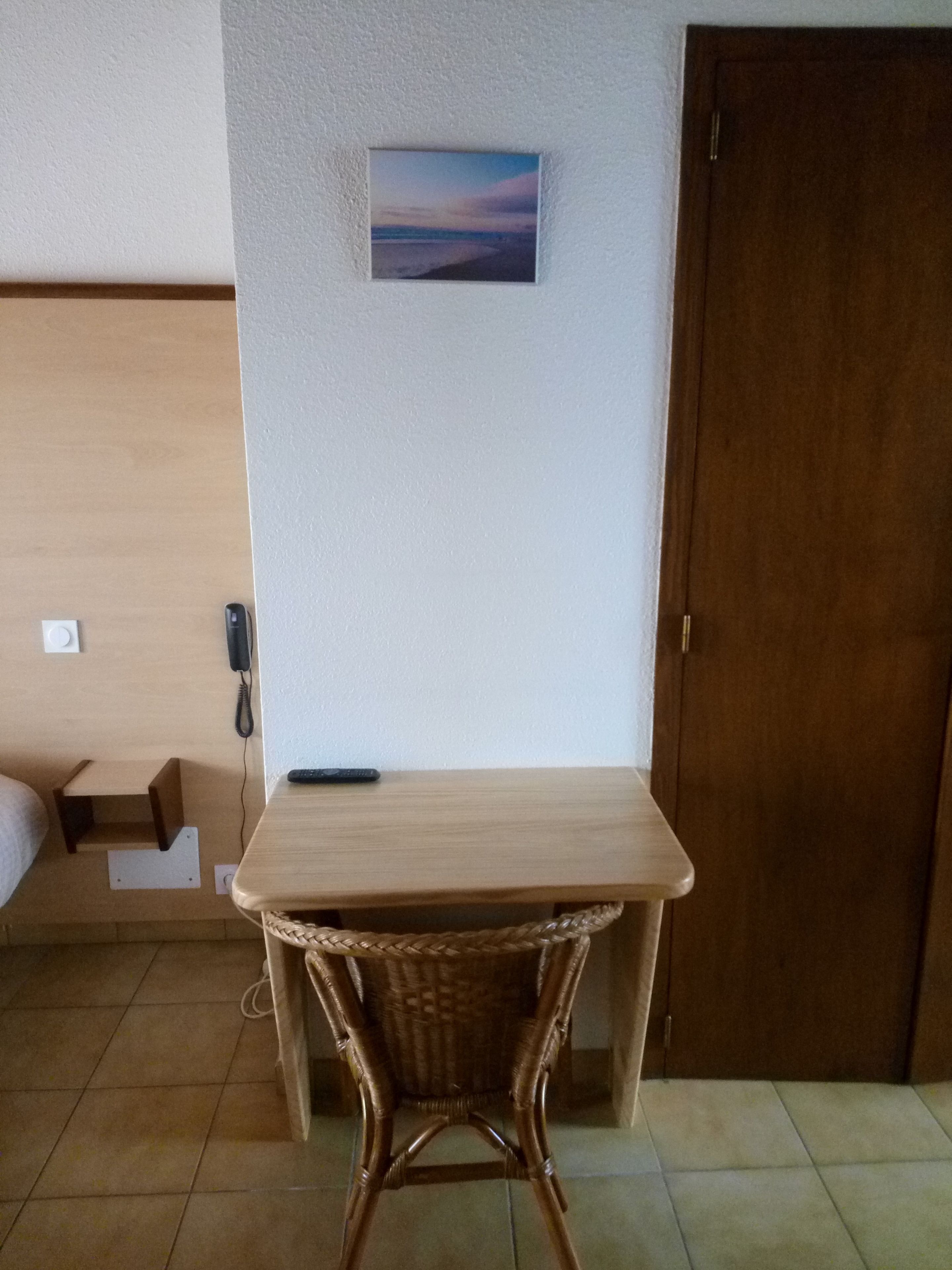 premium room, 1 king bed, non smoking | room amenity