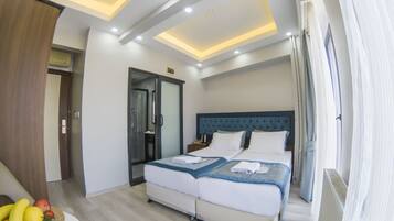 Standard-Doppel- oder -Zweibettzimmer, Nichtraucher | Minibar (mit einigen kostenlosen Artikeln), Zimmersafe, Schreibtisch