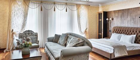 Royal-Suite | Minibar, Zimmersafe, individuell dekoriert, individuell eingerichtet