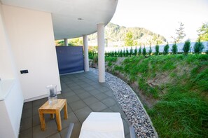 Apartment (Panorama TOP 1) | Terrace/patio - Panorama Apartments Bruck (Bruck an der Grossglocknerstrasse)