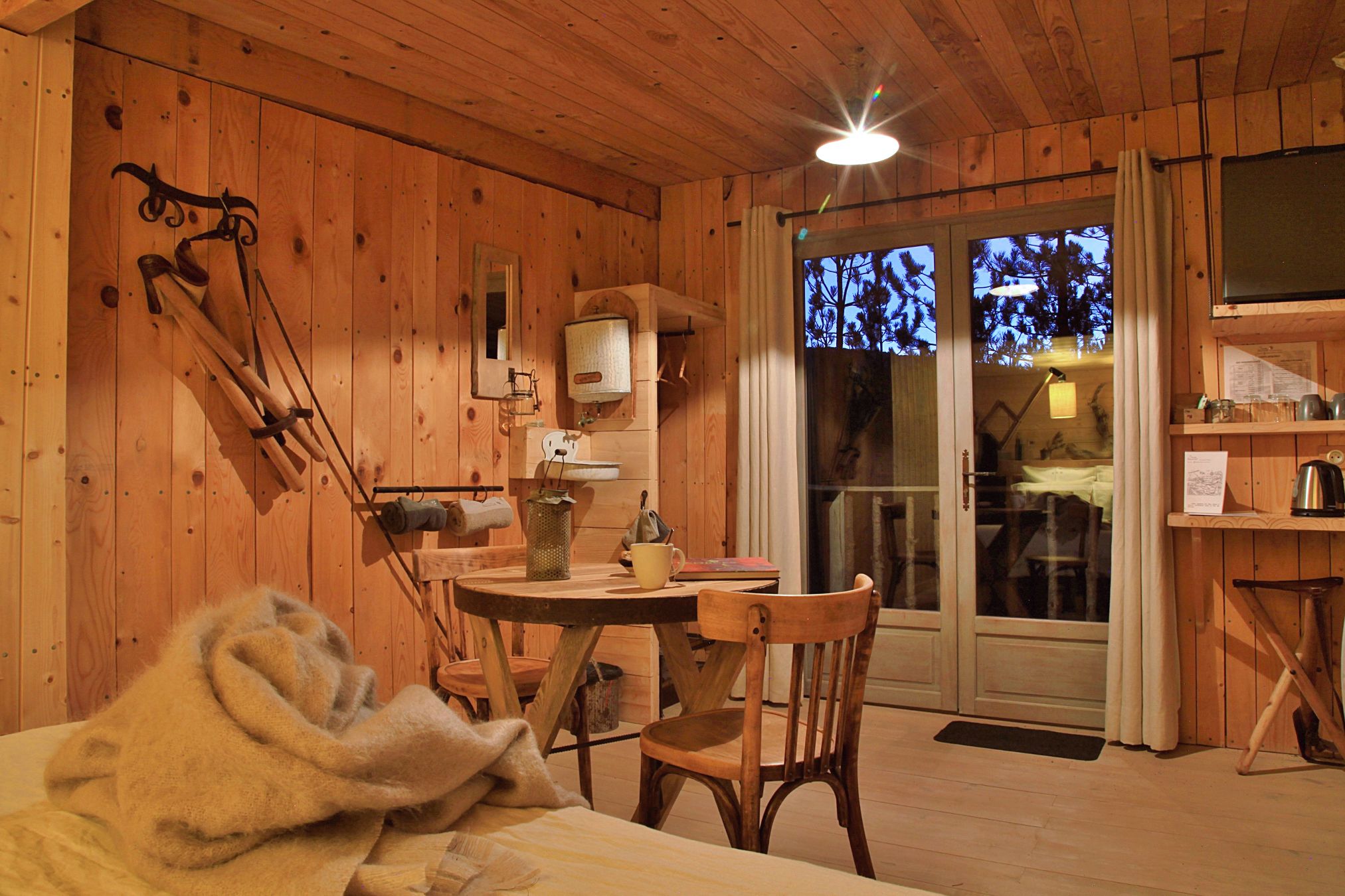 Cabin (Persée) | Living area