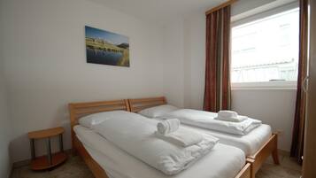 Departamento (Penthouse B Zell am See) | Cunas, wifi gratis y ropa de cama