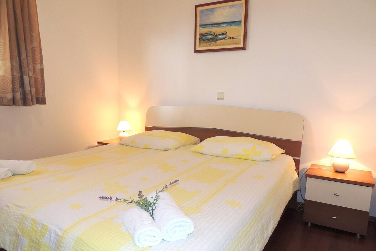 1 habitación, wifi gratis y ropa de cama