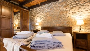 Villa, 2 Bedrooms | 2 bedrooms, free cots/infant beds, free WiFi, bed sheets - Villa Anita (Vrbnik)