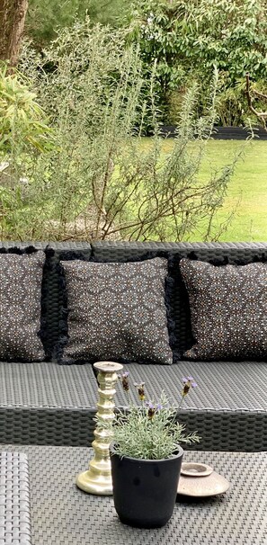 Outdoor dining - La Suite Barbizon (Barbizon)