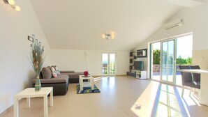 Villa | Opholdsområde | Fladskærms-tv, dvd-afspiller